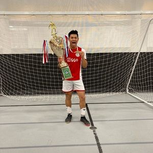 Meet your Posher, Romario